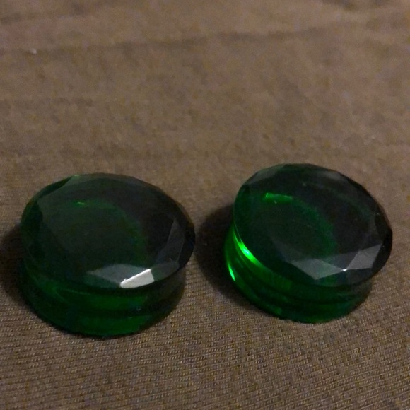Green glass plugs - Picture 2 of 2
